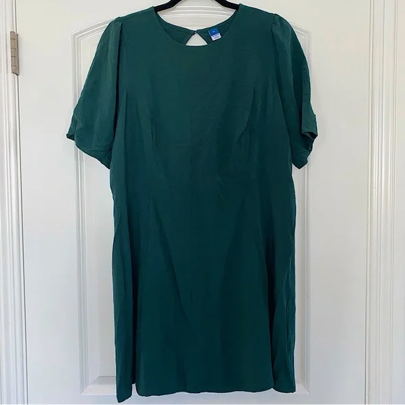 Old Navy Emerald Green Cutout Back Dress Old Navy Emerald Green Cutout Back Dress